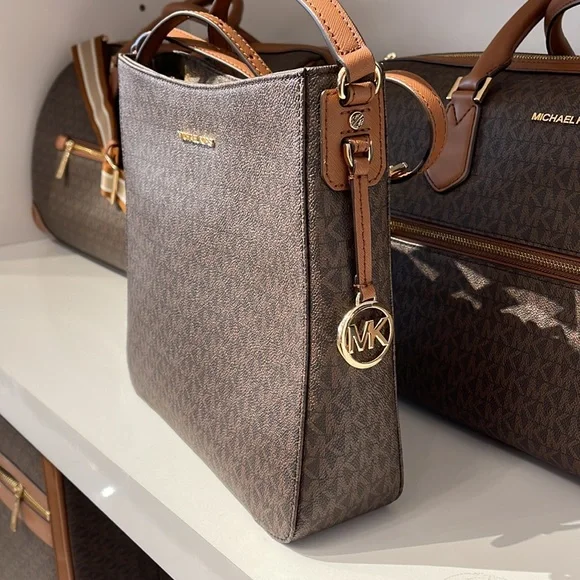 Michael Kors Jet Set Travel Large Messenger Crossbody Bag Brown - Picture 2 of 16